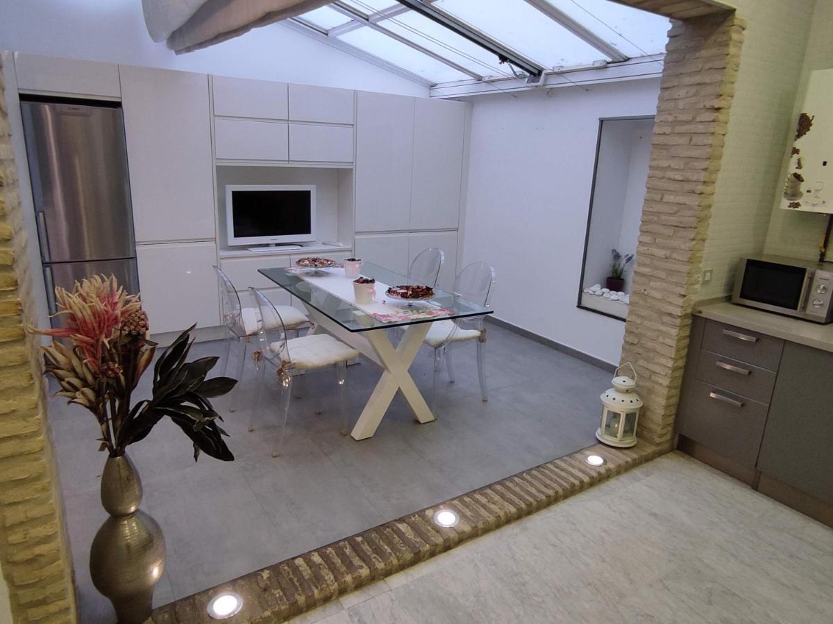 Apartamento Un Jardin en la Alfalfa - Kainga Homes Sevilla Bagian luar foto