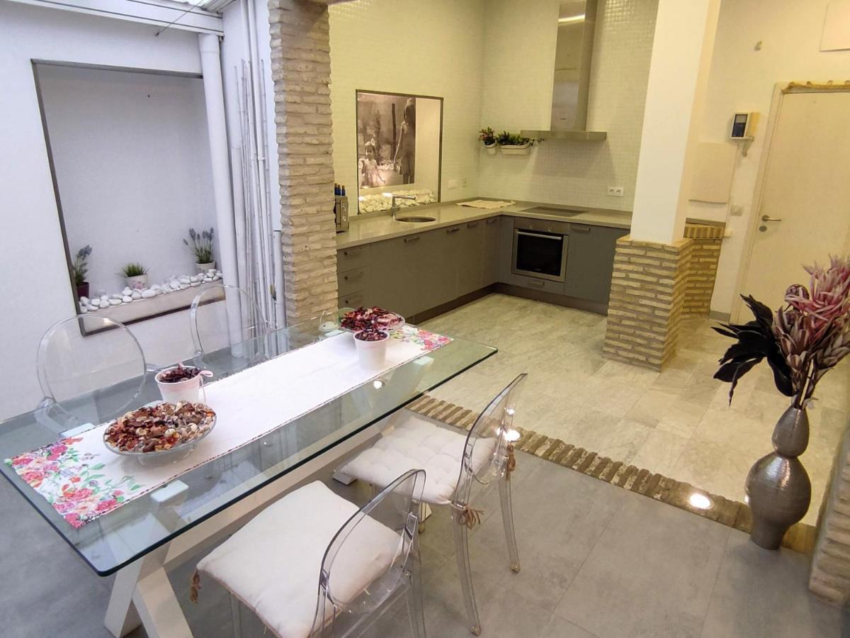 Apartamento Un Jardin en la Alfalfa - Kainga Homes Sevilla Bagian luar foto